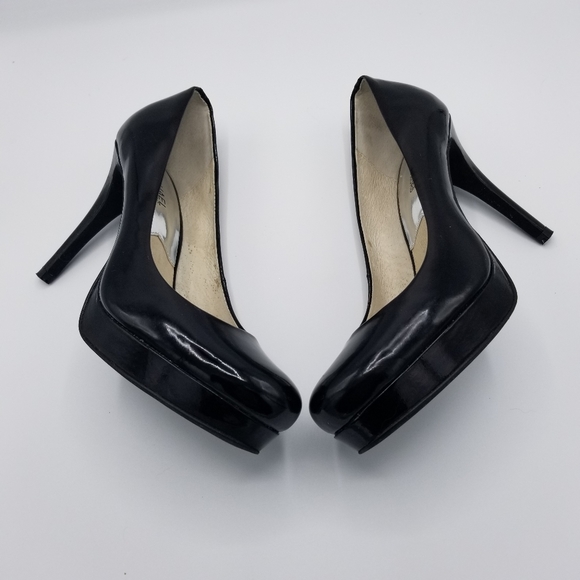 Women's Michael Kors Black High Heel Pumps Size 9M - Picture 2 of 7
